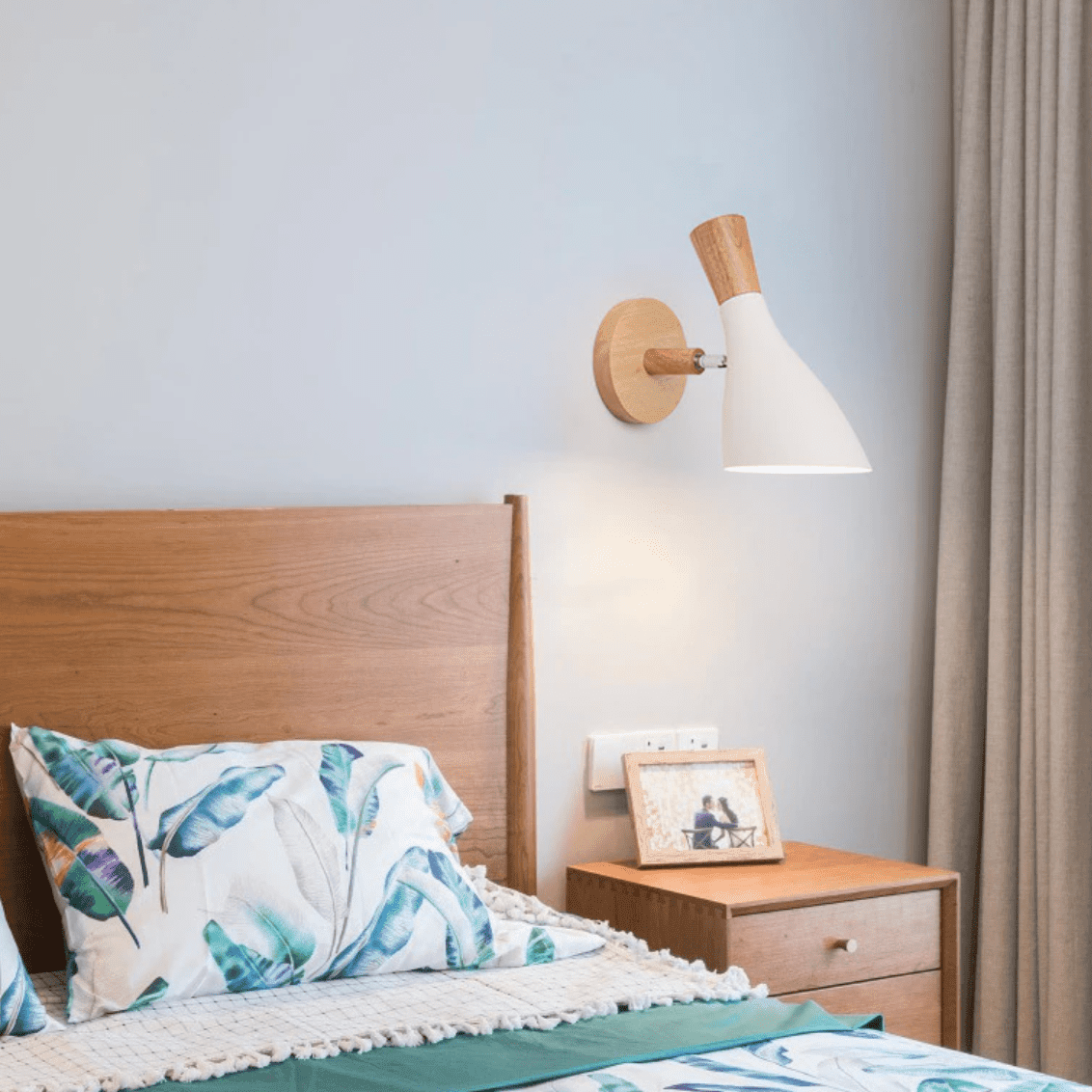 FLOT | Driftwood wall lamp for a natural and rustic touch